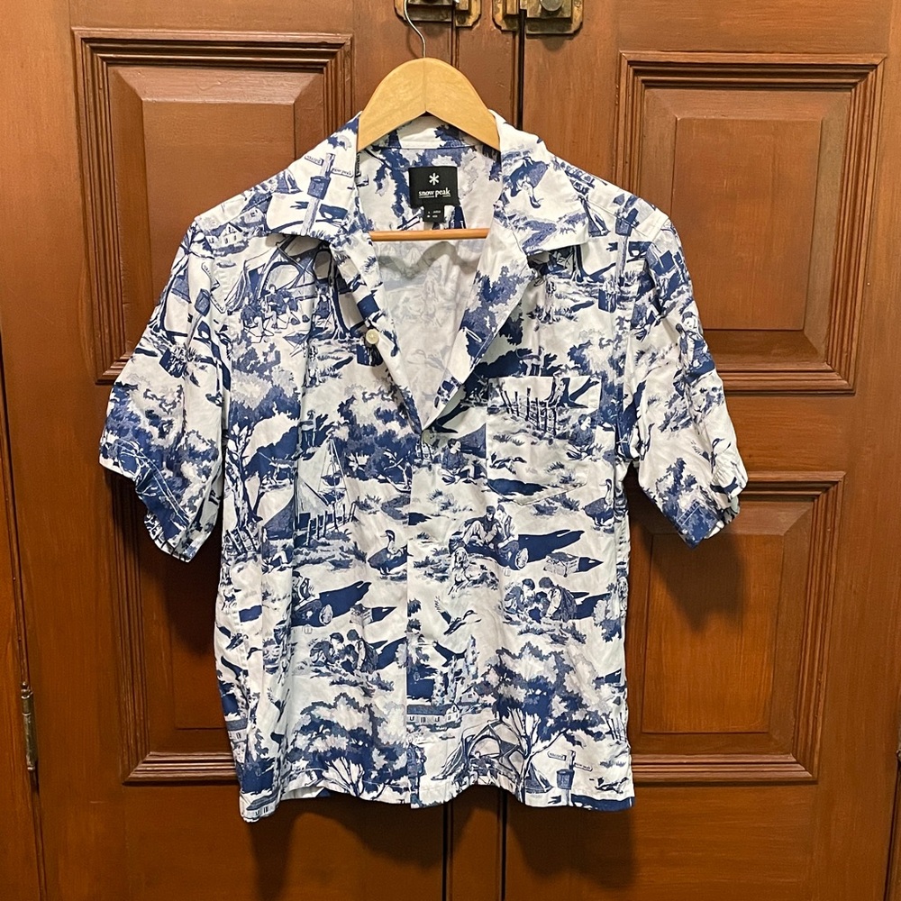Men's Blue and White Casual Button-Down Shirt